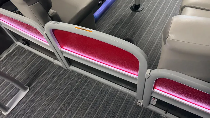 Slide: The Image of Premier 250 Solaris Sport 2024 - 25