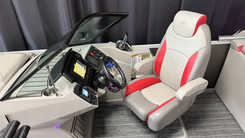 Slide: The Image of Premier 250 Solaris Sport 2024 - 57