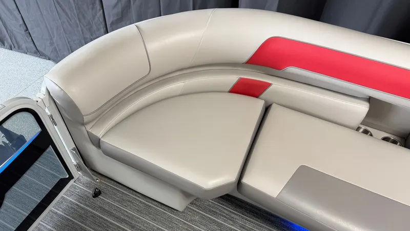 Slide: The Image of Premier 250 Solaris Sport 2024 - 96