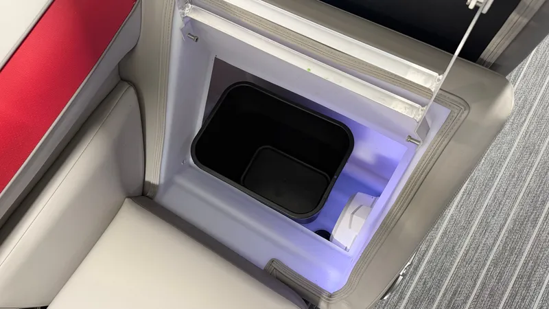 Slide: The Image of Premier 250 Solaris Sport 2024 - 36