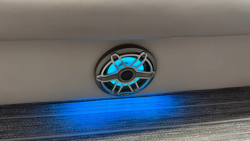 Slide: The Image of Premier 250 Solaris Sport 2024 - 85