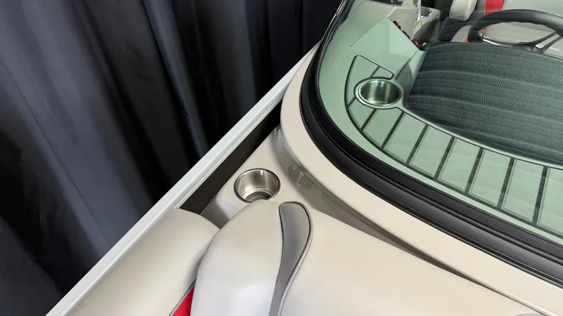 Slide: The Image of Premier 250 Solaris Sport 2024 - 90