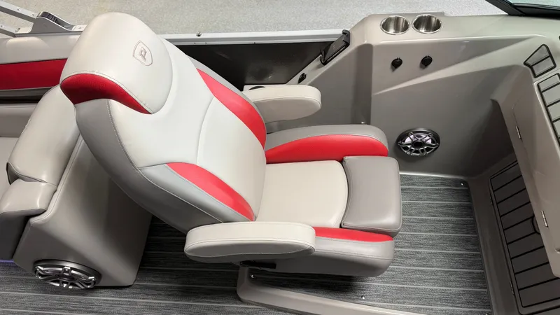 Slide: The Image of Premier 250 Solaris Sport 2024 - 44