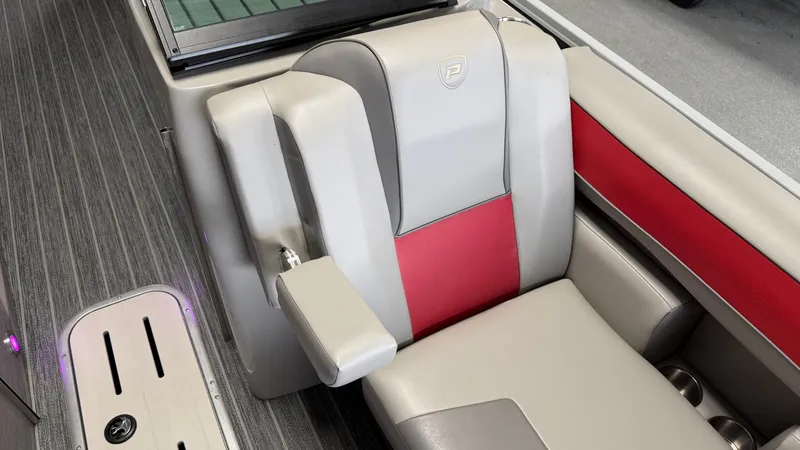 Slide: The Image of Premier 250 Solaris Sport 2024 - 80