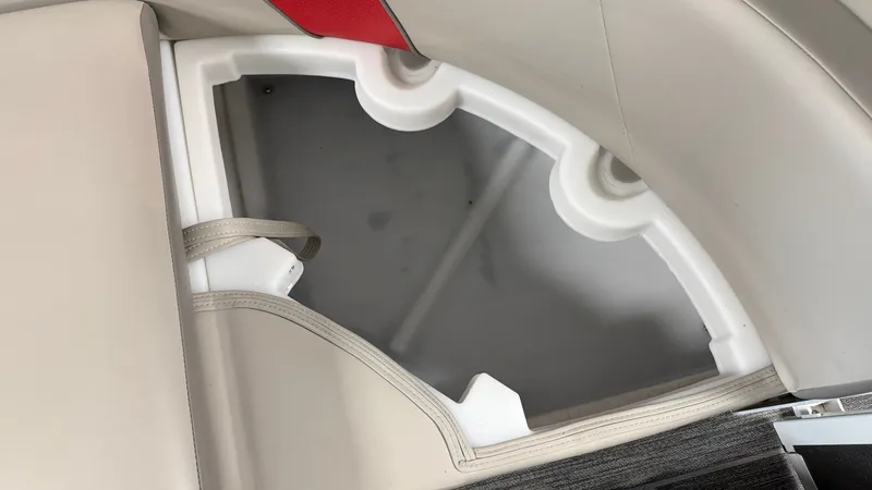 Slide: The Image of Premier 250 Solaris Sport 2024 - 40