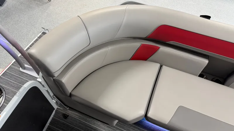 Slide: The Image of Premier 250 Solaris Sport 2024 - 28