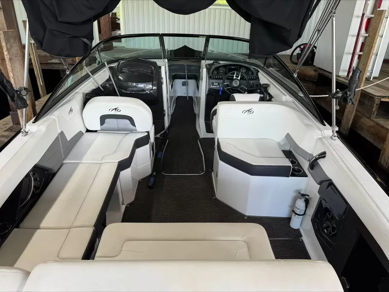 Slide: The Image of Interior of a 2016 Monterey 258SS Super Sport boat. - 4