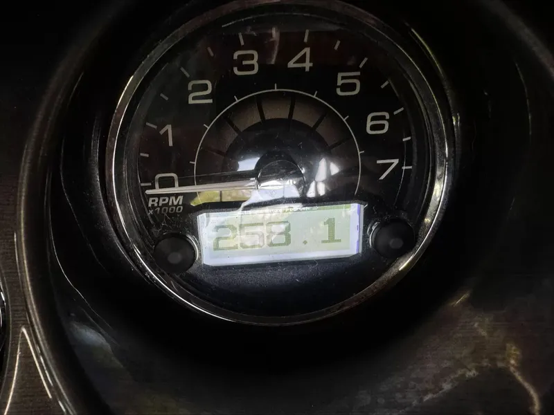 Slide: The Image of 2016 Monterey 258SS Super Sport tachometer showing 258.1 hours. - 5