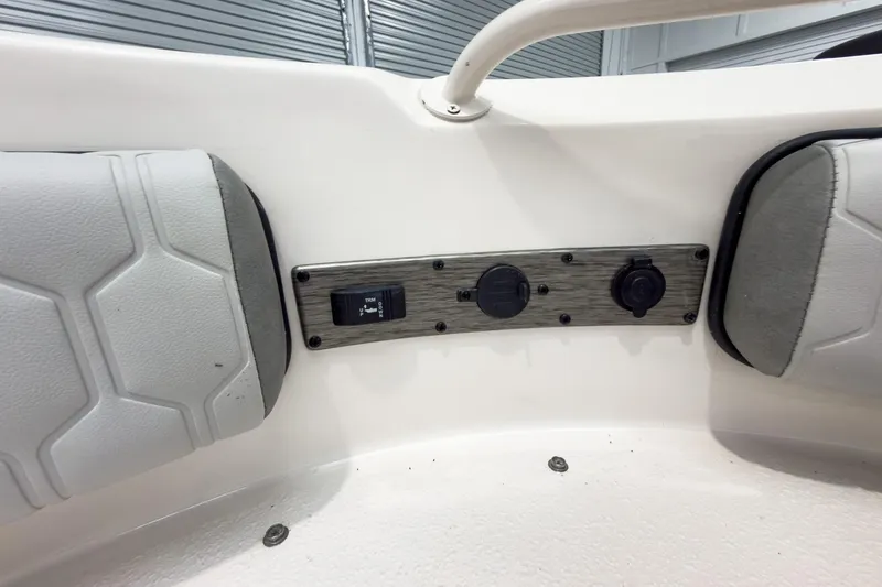 Slide: The Image of Interior view of 2026 Carolina Skiff 24 Ultra Elite boat. - 36