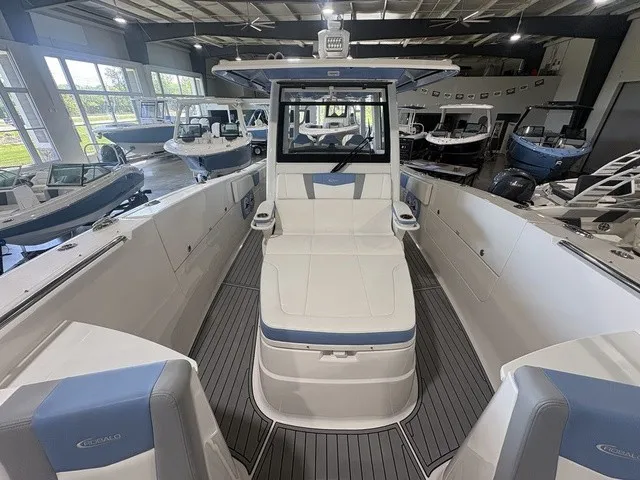Slide: The Image of Robalo R360 Center Console 2023 - 7