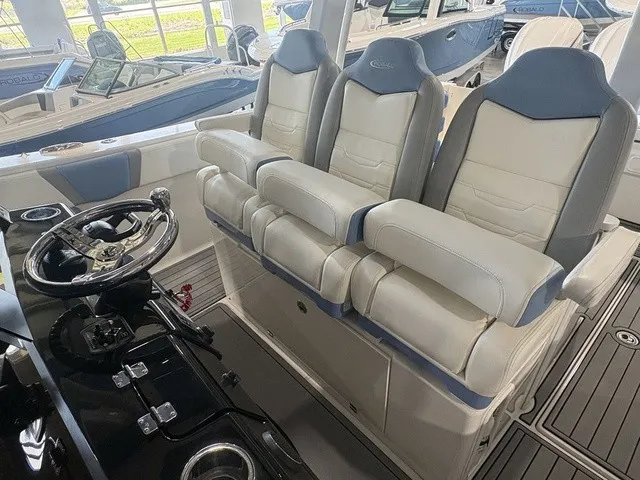 Slide: The Image of Robalo R360 Center Console 2023 - 13