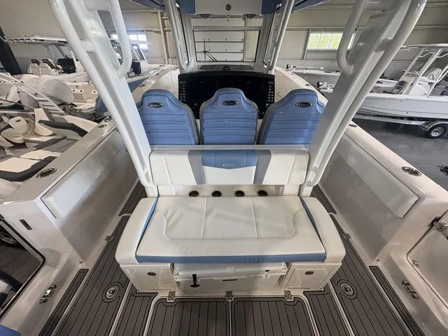 Slide: The Image of Robalo R360 Center Console 2023 - 12