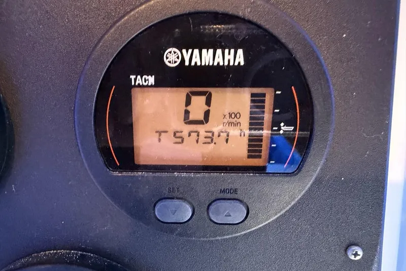 Slide: The Image of Yamaha tachometer display on 2005 Regulator 32 Forward Seating boat. - 18