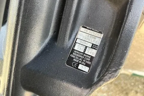 Slide: The Image of Label on 1998 Tracker Targa 185 Sport, displaying Mercury Marine details and specifications. - 20