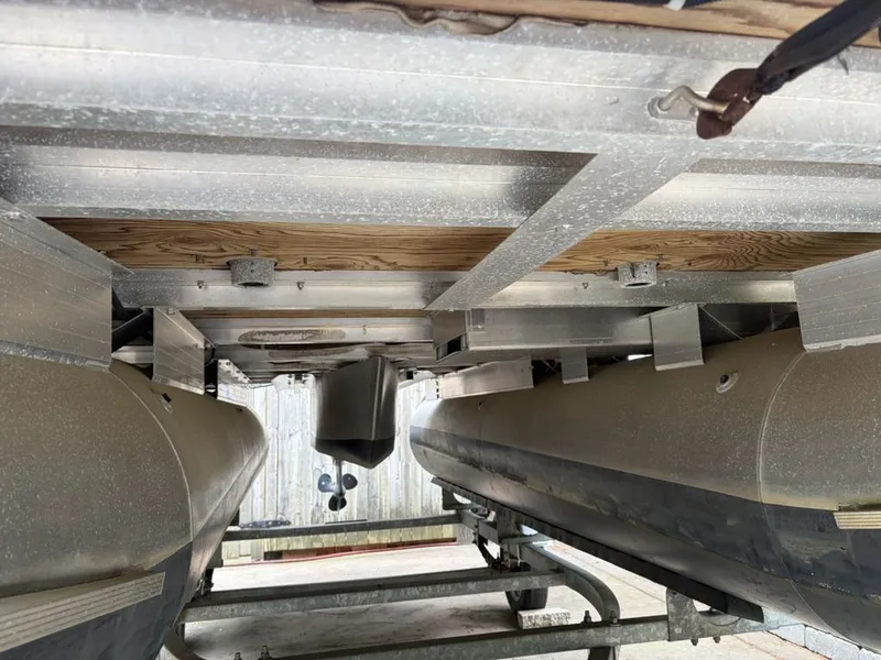 Slide: The Image of Underside of a 2016 Sun Tracker BB pontoon boat. - 11