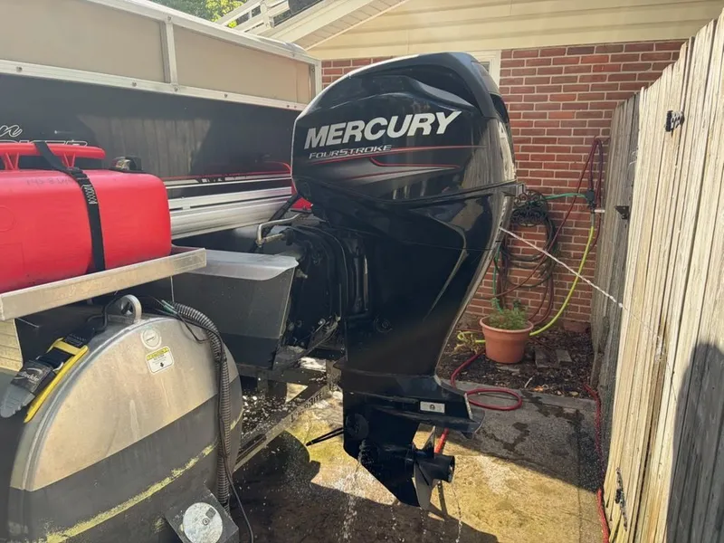 Slide: The Image of Mercury outboard motor on a 2016 Sun Tracker BB boat. - 8