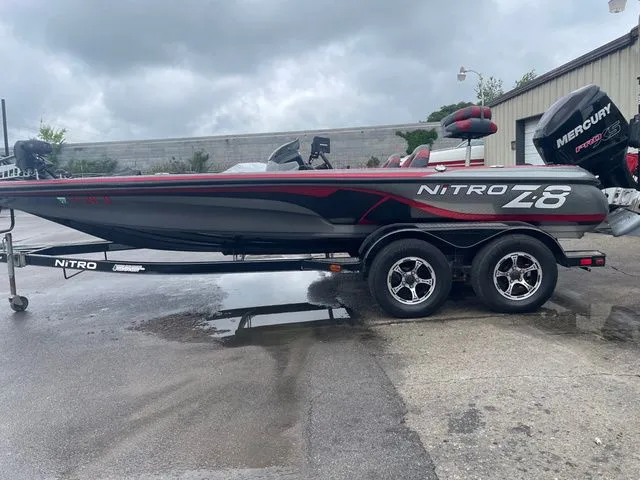 The Image of 2015 Nitro Z-8 boat on trailer, side view. - 1