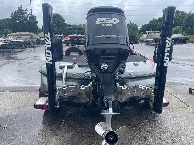 Slide: The Image of Rear view of a 2015 Nitro Z-8 boat with 250 Pro engine. - 3