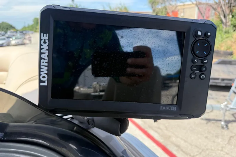 Slide: The Image of Lowrance Eagle 9 fishfinder on 2021 Sun Tracker SportFish 22 DLX boat dashboard. - 38