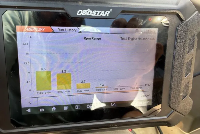 Slide: The Image of Display screen showing engine RPM history for 2021 Sun Tracker SportFish 22 DLX. - 53