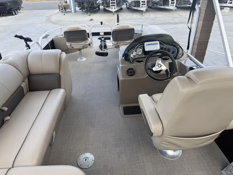 Slide: The Image of Interior of a 2021 Sun Tracker FISHIN BARGE 20 DLX pontoon boat. - 6