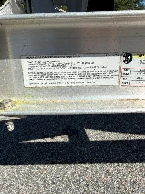 Slide: The Image of Trailer label with technical details and VIN number. - 5