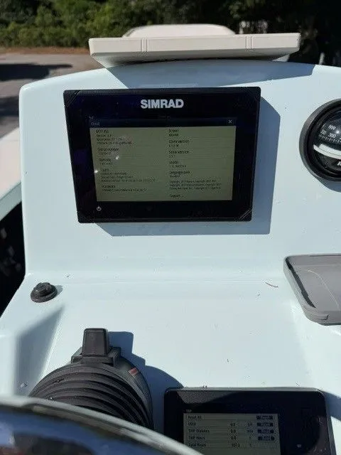 Slide: The Image of Simrad display on Maverick Mirage 18 HPX-V boat, 2017 model. - 9
