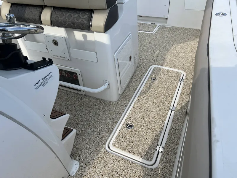 Slide: The Image of Tidewater 292 CC Adventure 2021 - 50