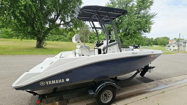 Slide: The Image of Yamaha 195 FSH Sport 2020 - 4
