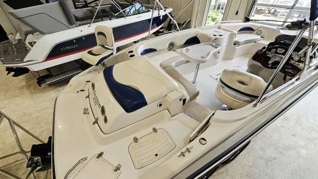 Slide: The Image of Tahoe 215 Xi 2012 - 15
