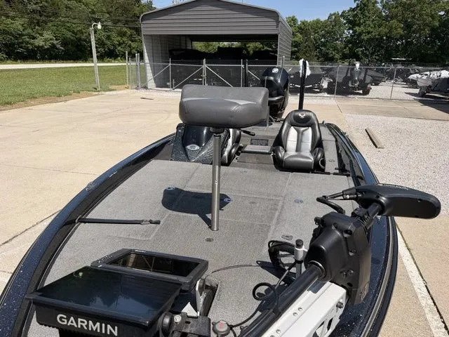 Slide: The Image of Phoenix Bass Boat 920 ProXP 2019 - 15