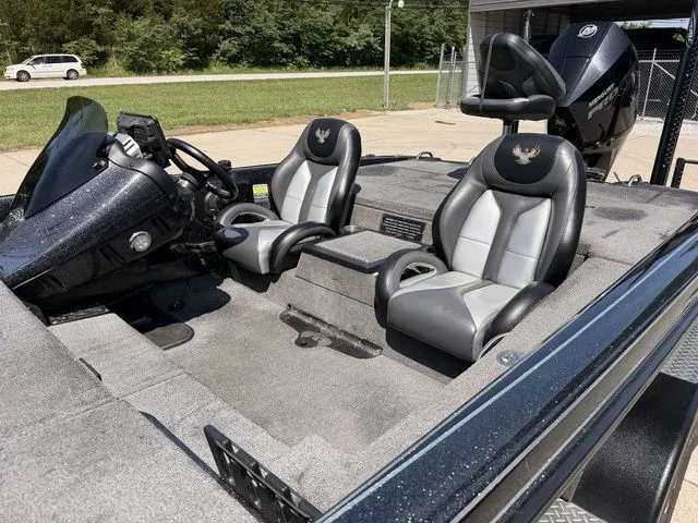 Slide: The Image of Phoenix Bass Boat 920 ProXP 2019 - 16