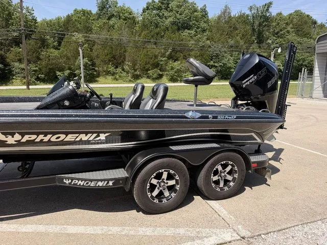 Slide: The Image of Phoenix Bass Boat 920 ProXP 2019 - 17