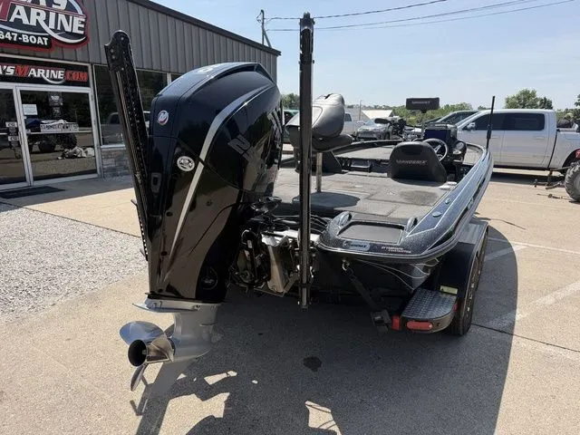Slide: The Image of Phoenix Bass Boat 920 ProXP 2019 - 4