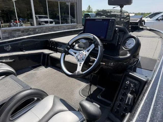 Slide: The Image of Phoenix Bass Boat 920 ProXP 2019 - 7