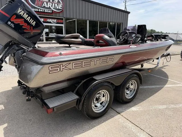 Slide: The Image of Skeeter ZX200 2004 - 3