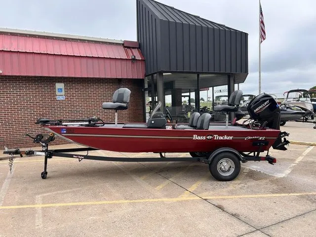 The Image of Tracker Bass Tracker Classic XL 2024 - undefined