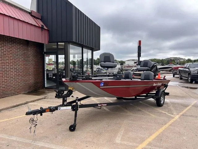 Slide: The Image of Tracker Bass Tracker Classic XL 2024 - 3