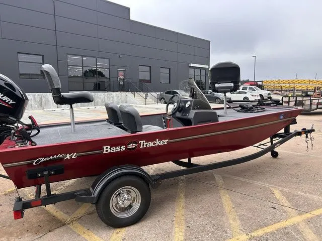 Slide: The Image of Tracker Bass Tracker Classic XL 2024 - 5