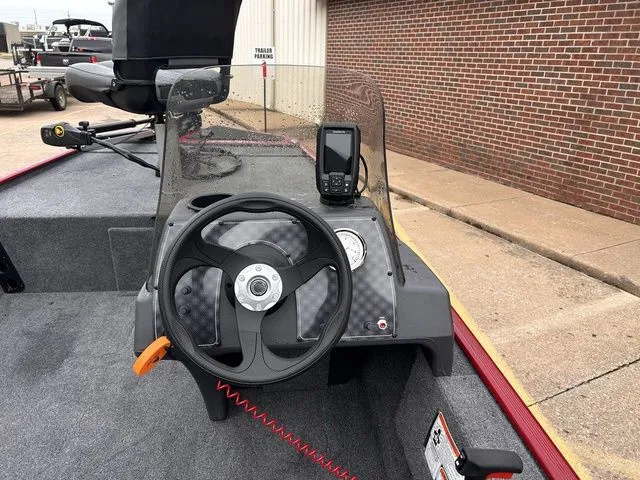 Slide: The Image of Tracker Bass Tracker Classic XL 2024 - 8