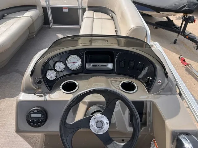 Slide: The Image of Sun Tracker Party Barge 18 DLX 2020 - 15