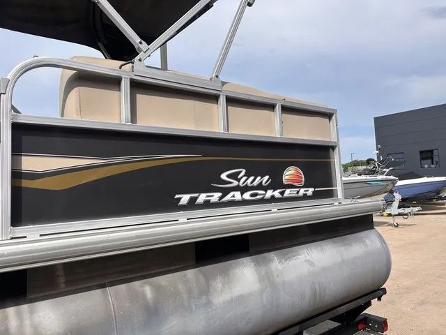 Slide: The Image of Sun Tracker Party Barge 18 DLX 2020 - 3