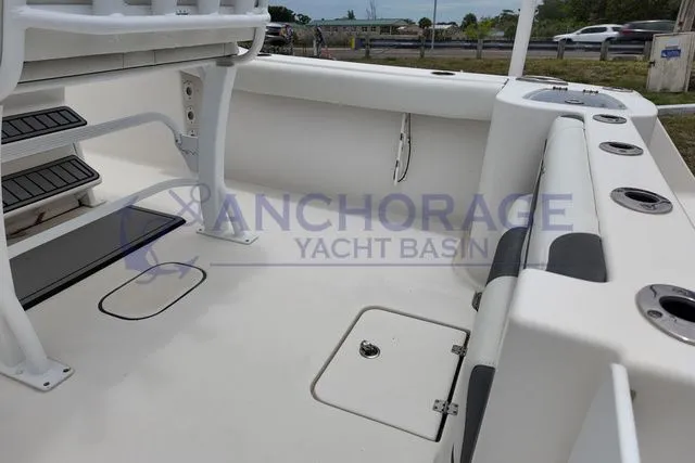 Slide: The Image of Tidewater 232 CC Adventure 2020 - 8