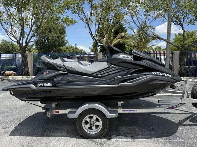 Slide: The Image of Yamaha FX Cruiser SVHO 2021 - 4