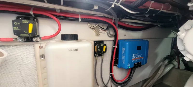 Slide: The Image of Electrical system in engine room of 2000 Duffy 35 Hardtop Cruiser. - 42
