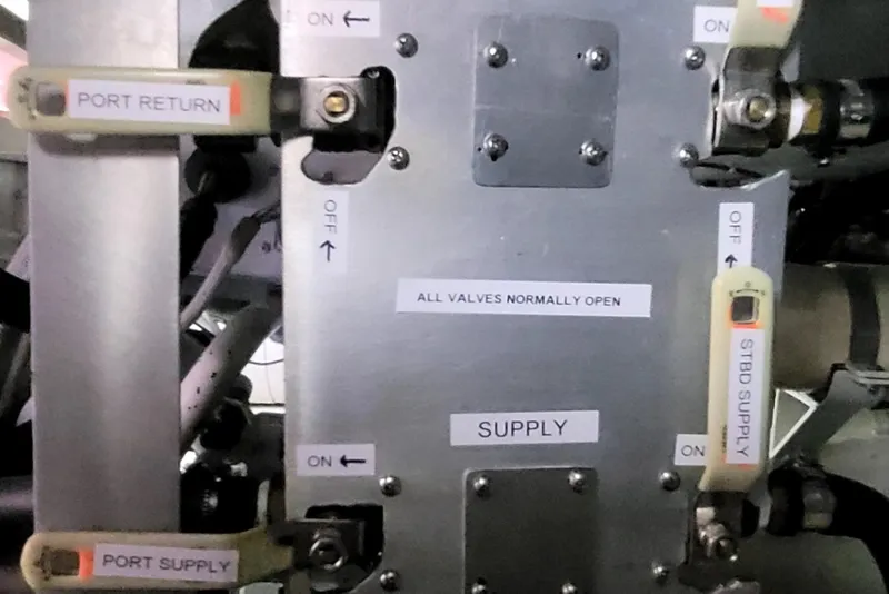 Slide: The Image of Valve control panel in 2000 Duffy 35 Hardtop Cruiser. - 46
