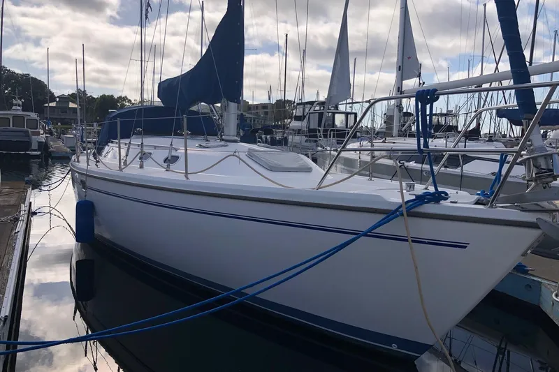 The Image of Catalina 36 MkII 2000 - 0