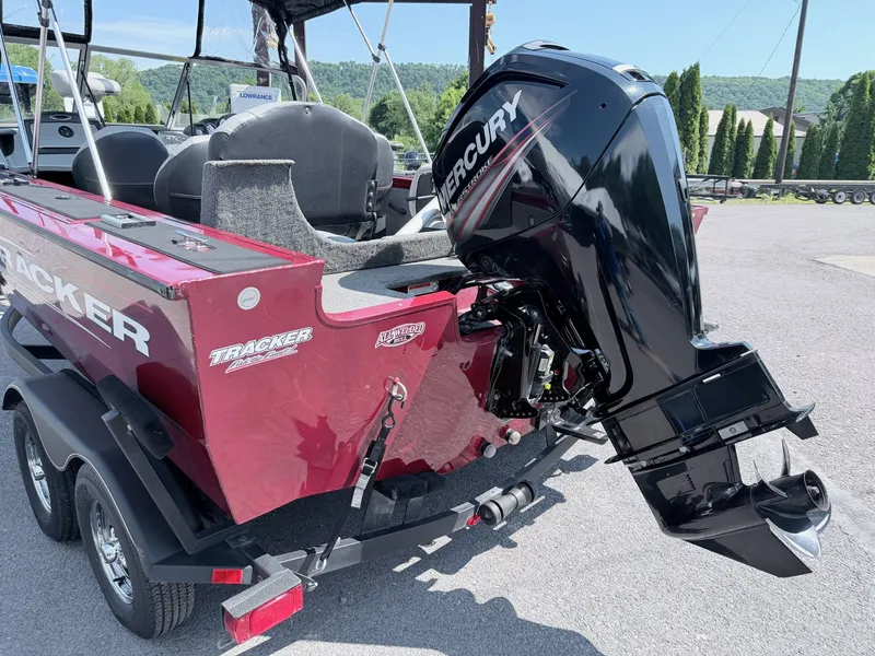 Slide: The Image of 2017 Tracker Targa V-18 Combo boat with Mercury outboard motor. - 12