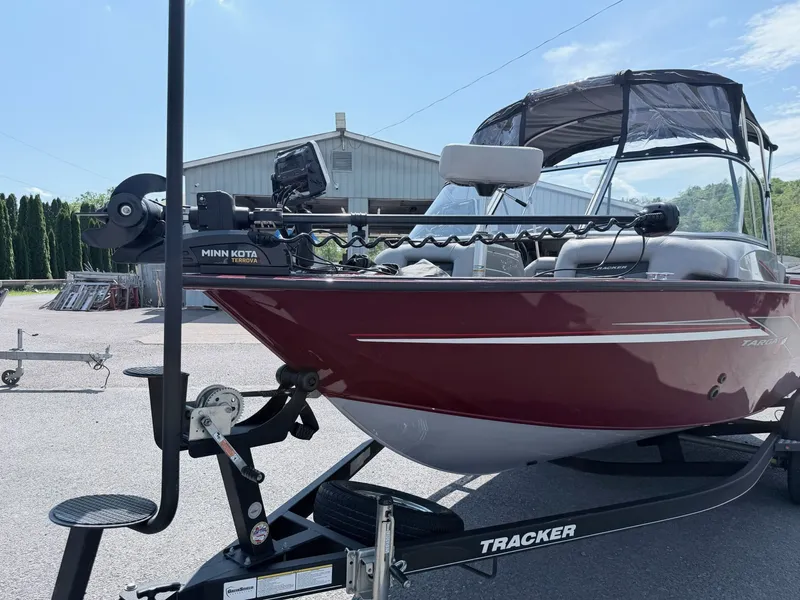 Slide: The Image of 2017 Tracker Targa V-18 Combo boat with Minn Kota Terrova motor. - 28