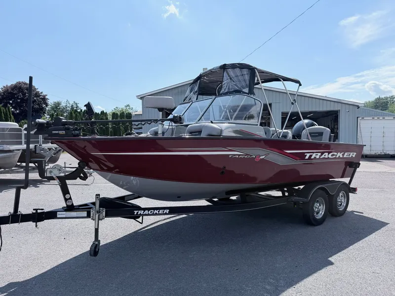 Slide: The Image of 2017 Tracker Targa V-18 Combo boat on trailer. - 34